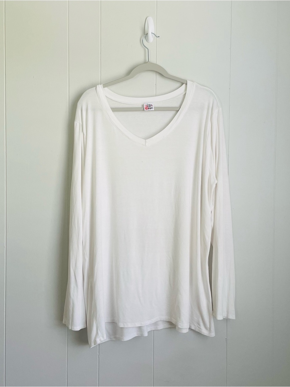 The zig zag stripe White V-Neck Long Sleeve Tee